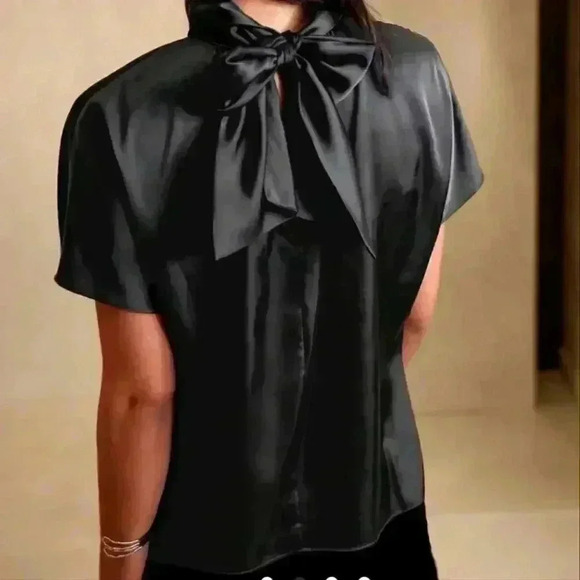 Banana Republic Tie Back Blouse - Picture 2 of 7